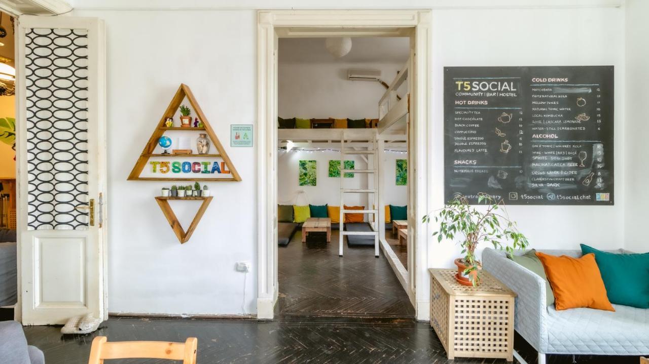 T5 Social Vandrarhem Bukarest Exteriör bild